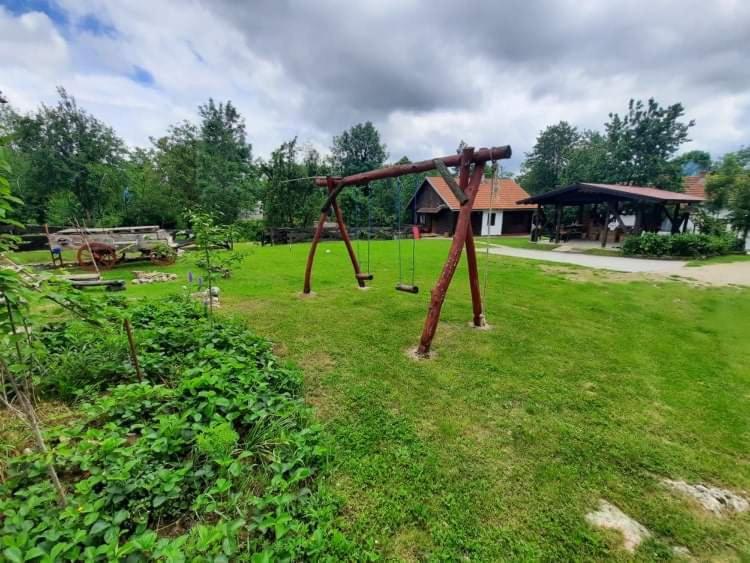Ranch Farm Stay 拉科维察 外观 照片
