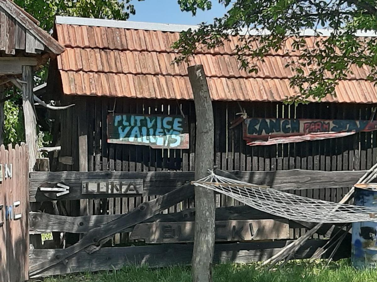Ranch Farm Stay 拉科维察 外观 照片